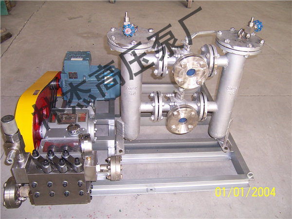 無錫高壓往複泵(beng)介紹高壓泵在工(gōng)程機械中的作用(yòng)