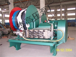 高(gao)壓清潔機上(shàng)的水泵有自(zi)吸功用